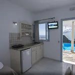 Lägenhetshotell Erato 4*