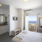 Erato מלון דירות 4*
