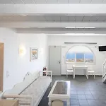מלון דירות Erato