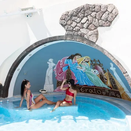 Erato Lägenhetshotell 3*