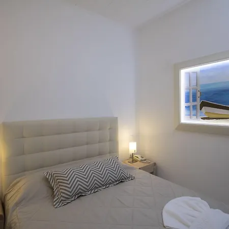 Lägenhetshotell Erato 3*