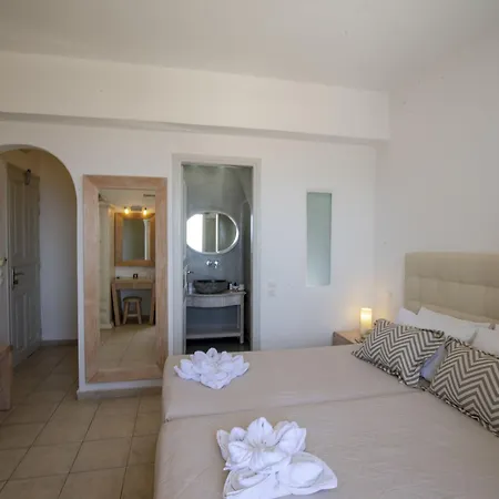Erato Lägenhetshotell 4*