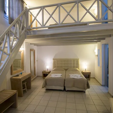 Lägenhetshotell Erato 4*