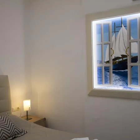 Erato Fira (Santorini)