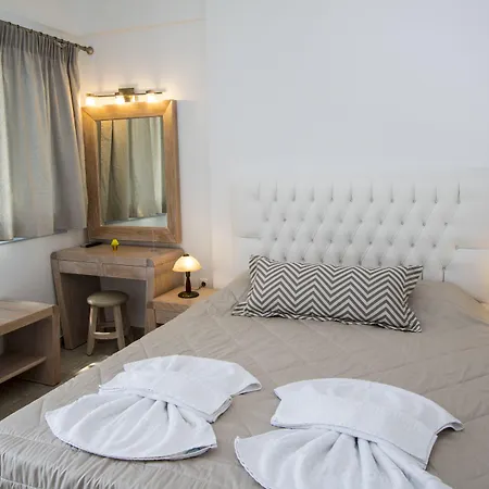 Erato Lägenhetshotell 4*