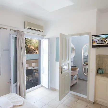 Erato Lägenhetshotell 4*