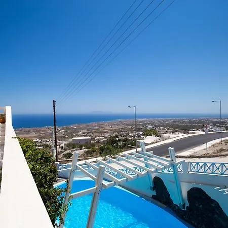 Erato 4* Fira (Santorini)