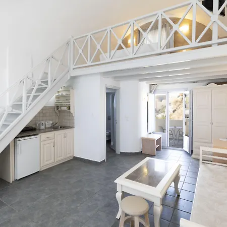 Erato 4* Fira (Santorini)