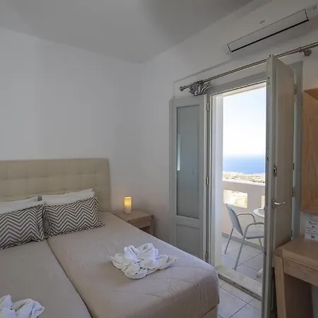 Erato 4* Fira (Santorini)