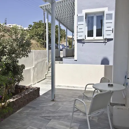 Erato 4* Fira (Santorini)