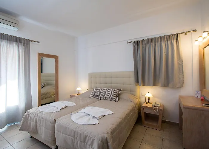 Erato 4* Fira (Santorini)