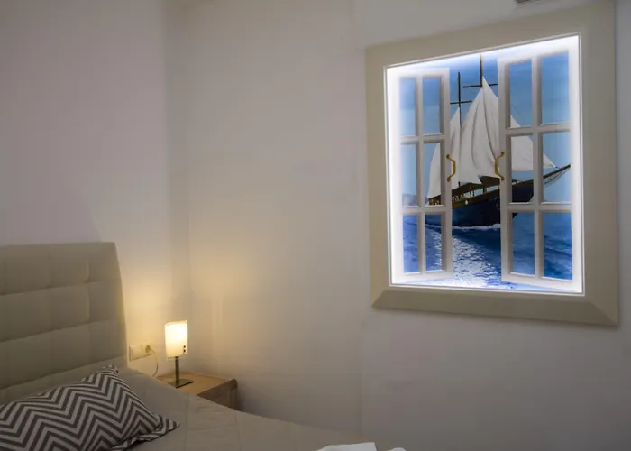 Erato Fira (Santorini)