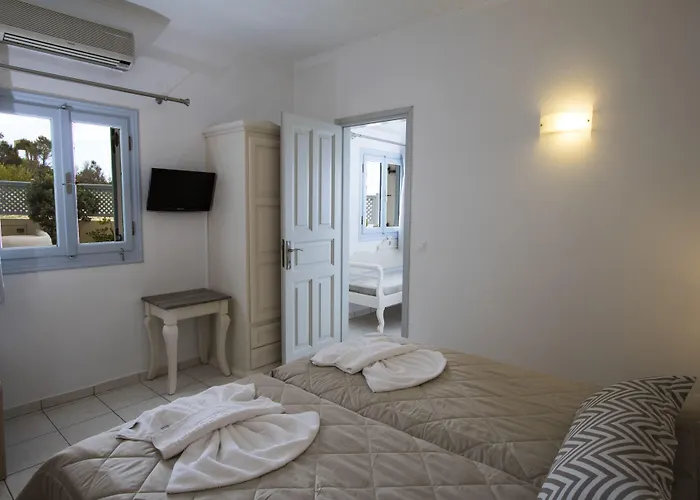 Erato Aparthotel 4*