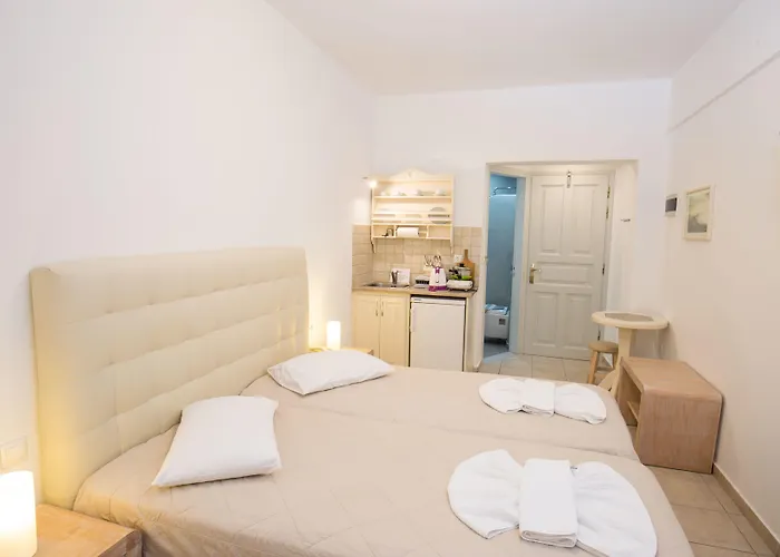 Erato Aparthotel Fira (Santorini)