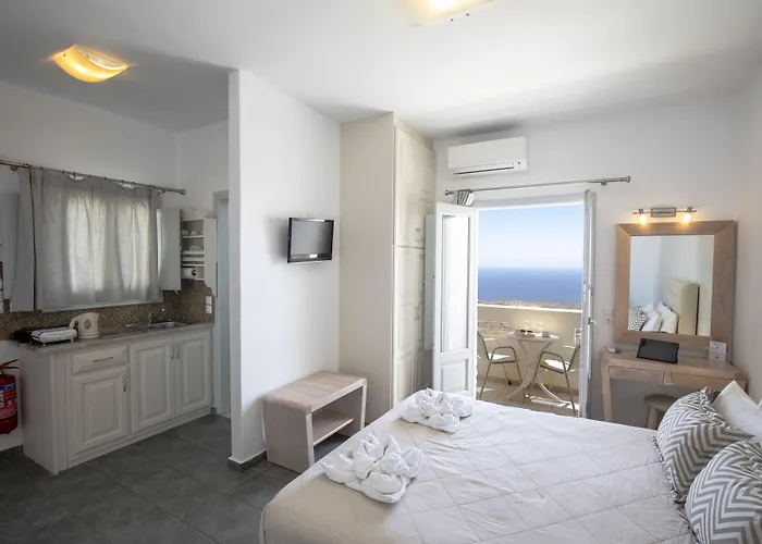 Erato Aparthotel 4*