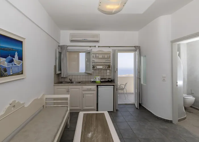 Erato 4* Fira (Santorini)