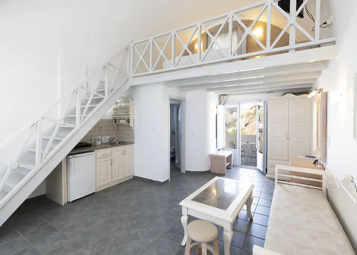 Erato 4* Fira (Santorini)