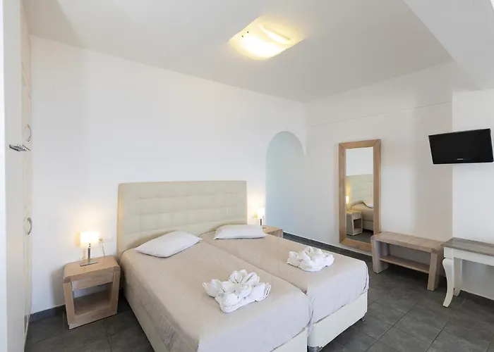 Erato Aparthotel Fira (Santorini)