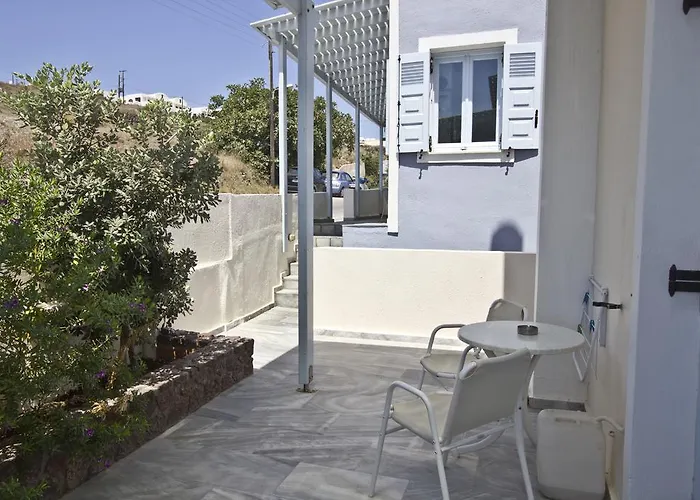 Erato 4* Fira (Santorini)