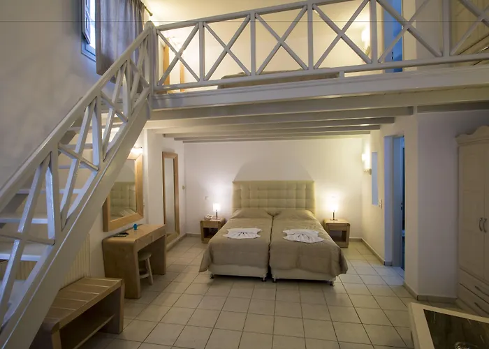 Lägenhetshotell Erato 4*